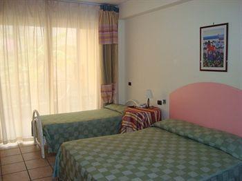 B&B La Grotta Sant'Alessio Siculo Exterior photo