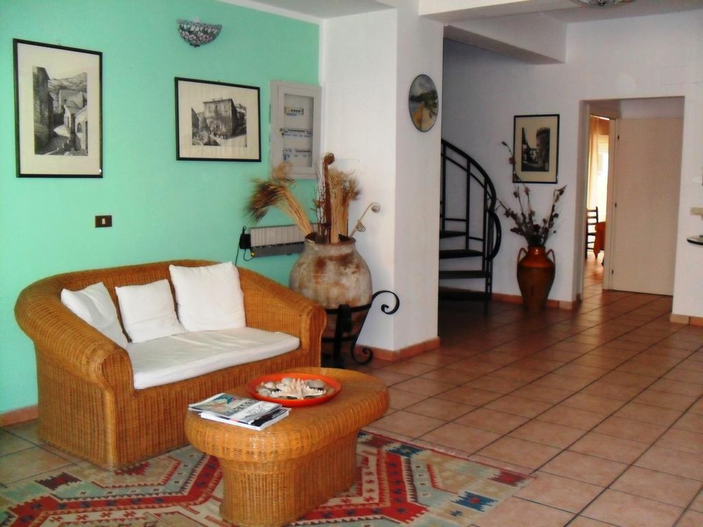 B&B La Grotta Sant'Alessio Siculo Exterior photo