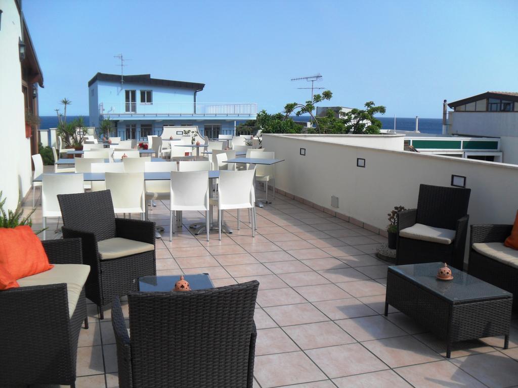 B&B La Grotta Sant'Alessio Siculo Exterior photo
